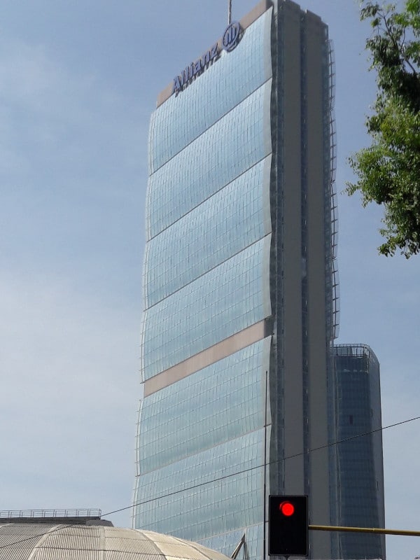 Torre per uffici Allianz Bank